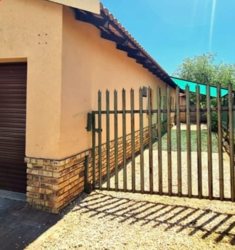 3 Bedroom Property for Sale in Waterval East North West